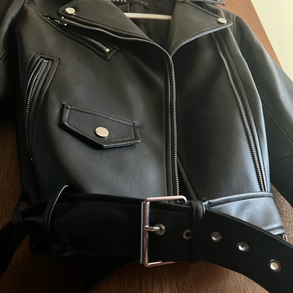 Leather jacket - Picture 4 of 8
